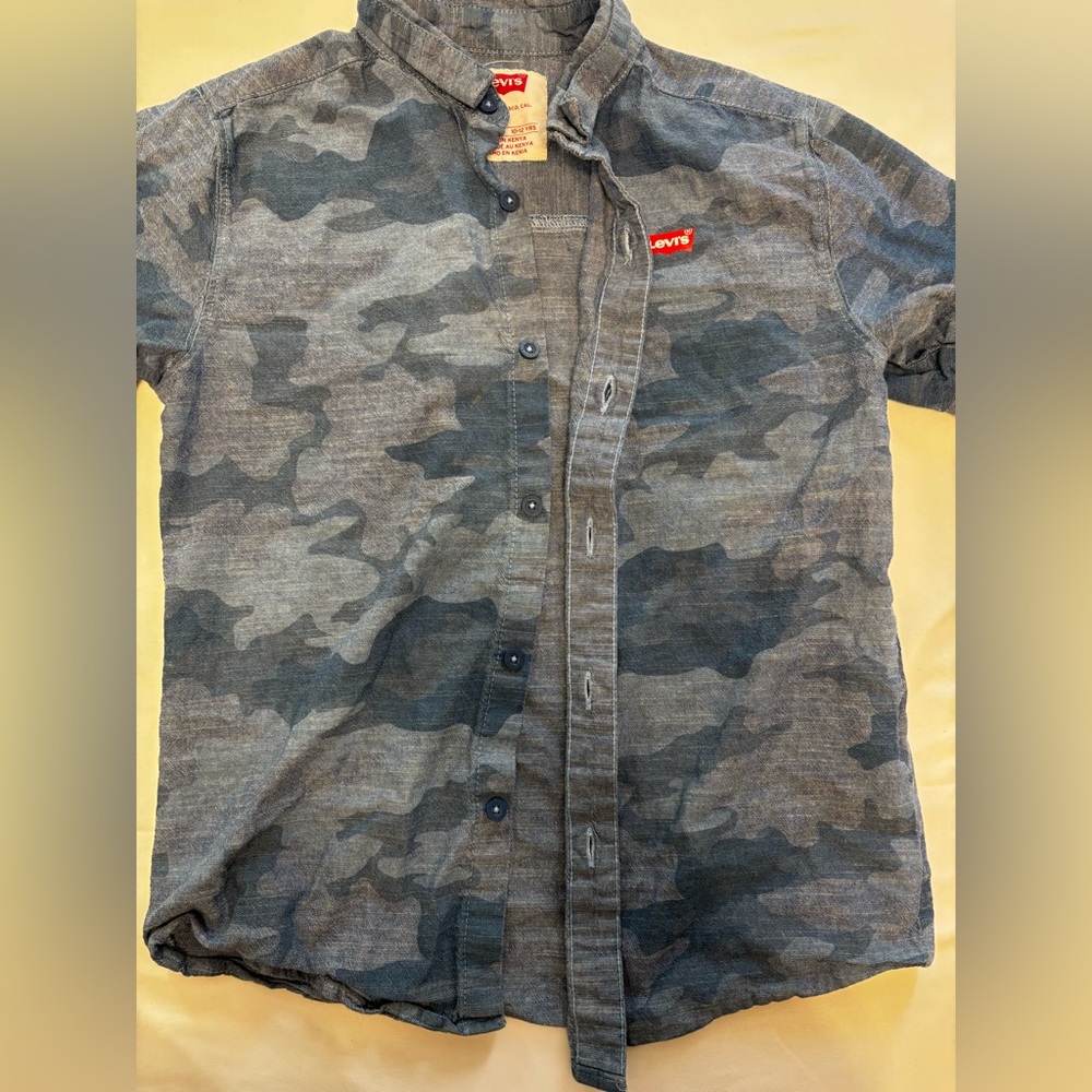 Levi's Blue Camouflage Kids Button Down Shirt - Picture 2 of 4